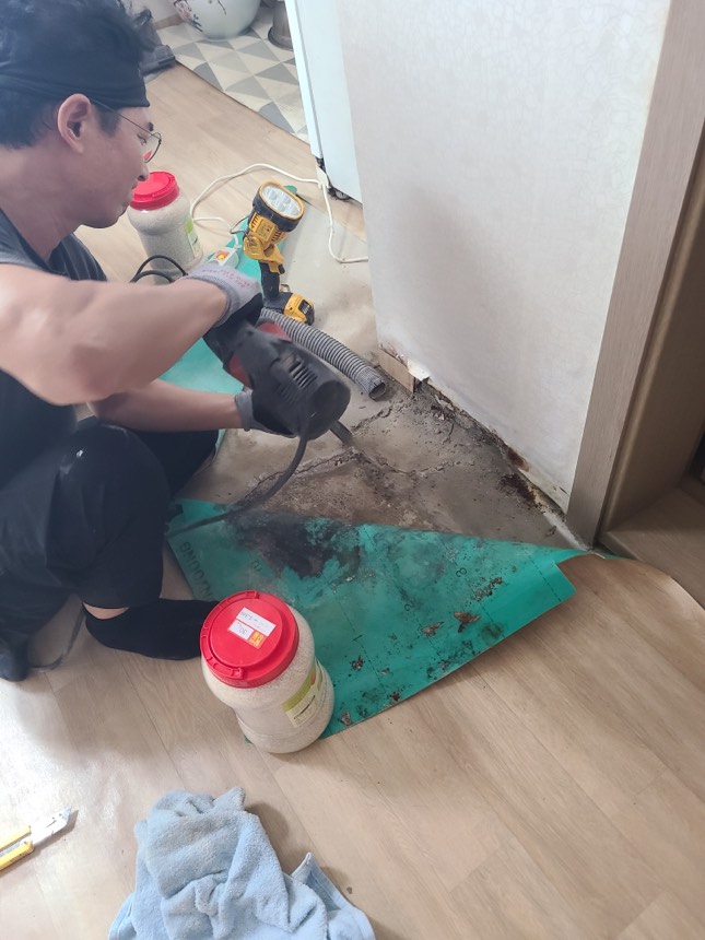 누수탐지업체 시공사례 - 연희동 누수탐지업체 누수배관 교체로 완벽해결