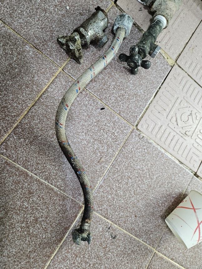 부천 상동 화장실 누수 해결, 세면대 변기 수도관 신설 및 앵글밸브 폽업 전체 교체
